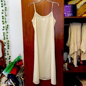 A white Jaclyn Smith night gown